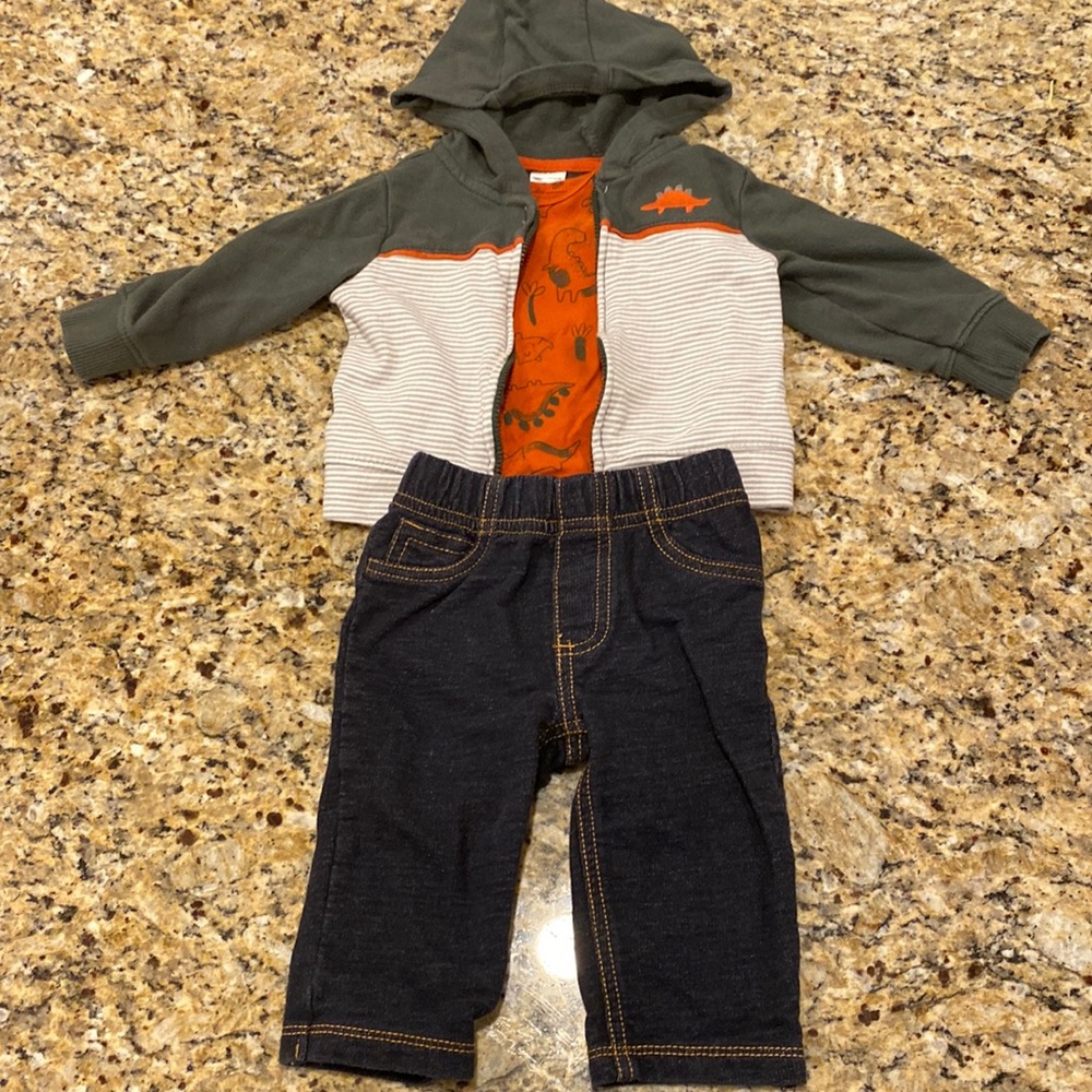 Brand Carter’s, Size 6m